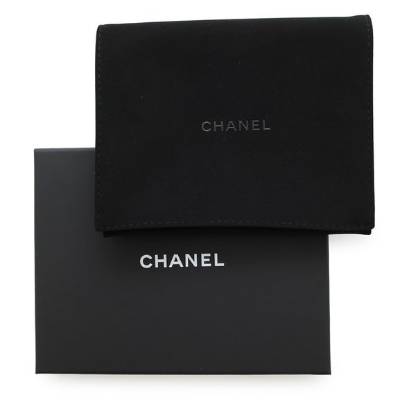 CHANEL Yellow Logo Wallet - Picture 14 of 14